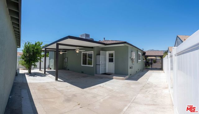 536 Myrtle Street, Glendale CA: https://media.crmls.org/mediaz/872093c3-c4da-46fb-ad1c-a41cb8e1d555.jpg