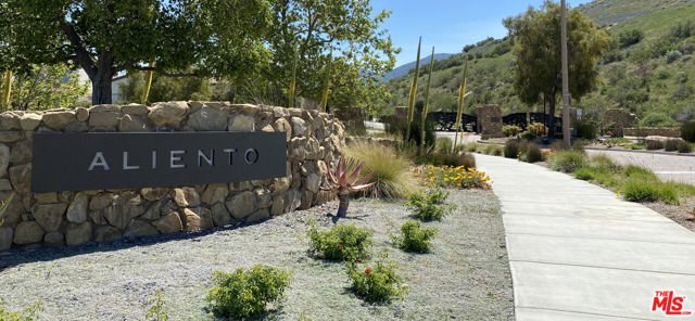 18648 Juniper Springs Drive, Canyon Country CA: https://media.crmls.org/mediaz/8720b12d-b17f-4723-8633-9f5b3a796223.jpg
