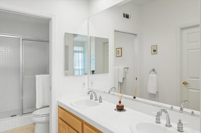 3315 Genoa Way, Oceanside CA: https://media.crmls.org/mediaz/8720bafe-fe7d-4b2c-8ce5-4fab4d9618a3.jpg