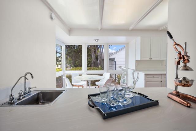 6423 Avenida Cresta, La Jolla CA: https://media.crmls.org/mediaz/8720f613-06d1-42ec-a614-be0f5635dabd.jpg