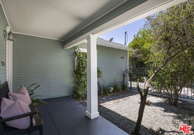 5928 Meridian Street, Los Angeles CA: https://media.crmls.org/mediaz/87217d09-e72b-4d3a-960f-0188f29f2381.jpg