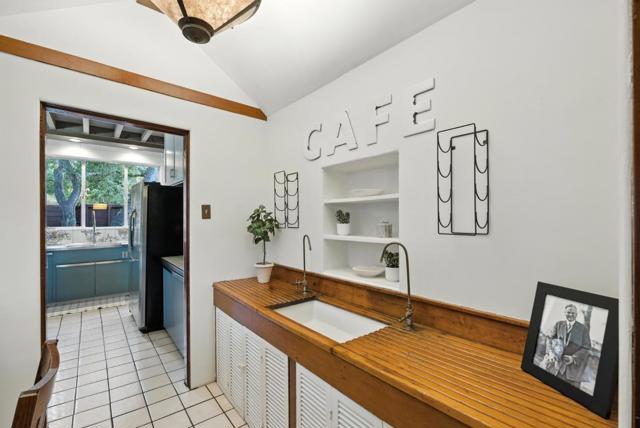 600 Martin Street, Monterey CA: https://media.crmls.org/mediaz/8721a8da-b7a3-408c-ad15-8324fd17fd10.jpg