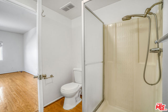 5534 Sylmar Avenue, Sherman Oaks CA: https://media.crmls.org/mediaz/87228a03-8e50-4b15-b358-263e9b5e7183.jpg