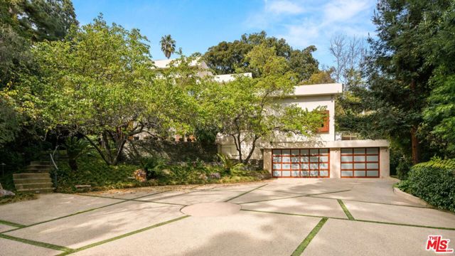 1188 Brooklawn Drive, Los Angeles CA: https://media.crmls.org/mediaz/87229e5a-0aff-4003-9444-0e3d9e6b352c.jpg