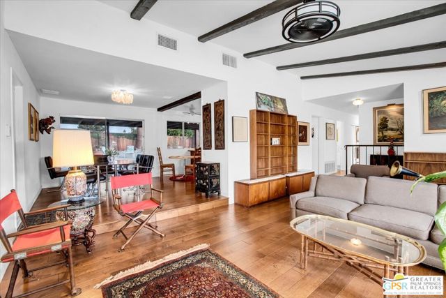 2250 Tamarisk Road, Palm Springs CA: https://media.crmls.org/mediaz/87249314-57da-44f2-b2ef-77c7c1547374.jpg