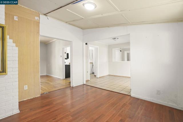 1561 Farm Bureau Rd, Concord CA: https://media.crmls.org/mediaz/8724d9bc-26cf-44af-a74d-b877c1006f48.jpg