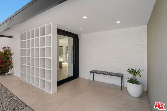 Image 3 of 28 For 289 Cerritos Drive