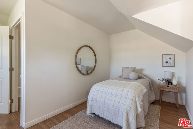 1945 Yosemite Drive, Los Angeles CA: https://media.crmls.org/mediaz/87265cd0-a077-4db6-8290-7c63fa17f5db.jpg