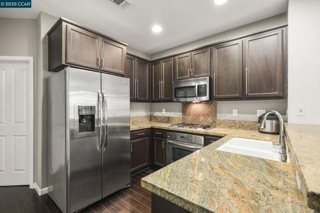 1503 Trailsside Circle, Concord CA: https://media.crmls.org/mediaz/872673c9-0c9b-4ebc-b6e4-570f8ffd3a47.jpg