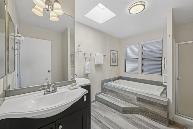 Detail Gallery Image 24 of 58 For 631 via Costa Rica, Vista,  CA 92081 - 2 Beds | 2 Baths