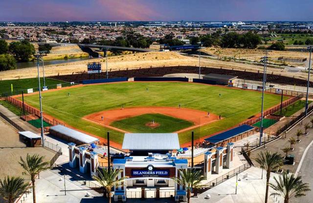 4584 Strandberg Avenue, Lathrop CA: https://media.crmls.org/mediaz/8726e8c9-c4e9-42c3-a6f9-42bc479b8704.jpg