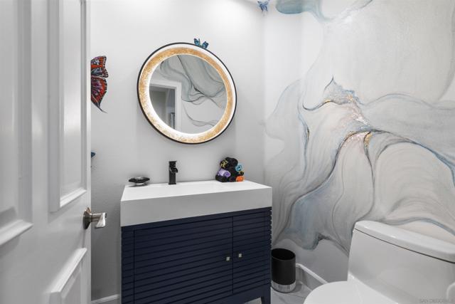 7166 Tern Place, Carlsbad CA: https://media.crmls.org/mediaz/87271394-eee9-4a86-bbc5-ef1f4a79ab4f.jpg