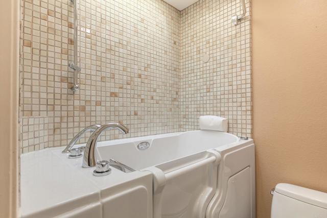 17788 Caminito Balata, San Diego CA: https://media.crmls.org/mediaz/87272e53-b090-420a-b055-8506cc75f42a.jpg