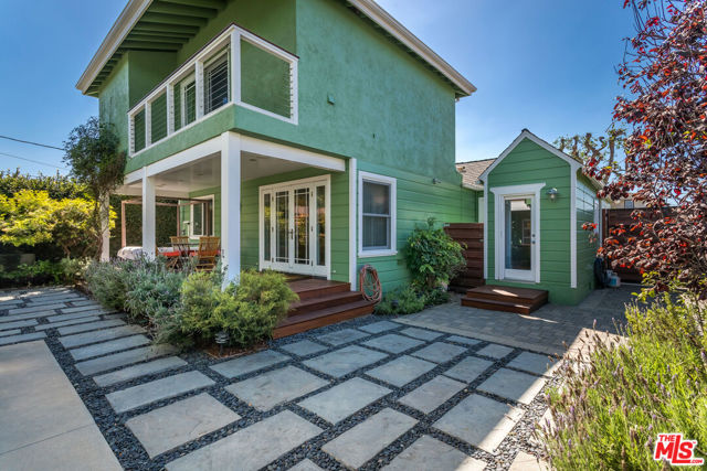 3734 Wade Street, Los Angeles CA: https://media.crmls.org/mediaz/872760da-4ba2-47a6-bbd2-d3a6596f390e.jpg