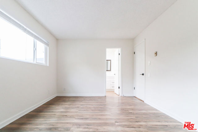 2602 Carnegie Lane, Redondo Beach CA: https://media.crmls.org/mediaz/87277f45-de01-4aba-b0b7-134117452fe2.jpg