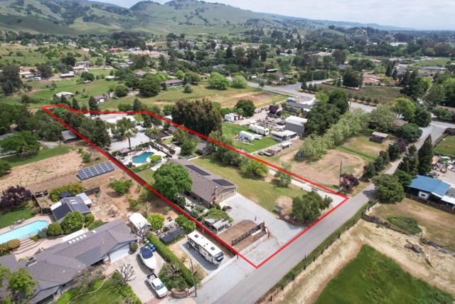 2017 Gypsy Avenue, San Martin CA: https://media.crmls.org/mediaz/8728f96c-98b7-4c42-addd-7e8e4b387b70.jpg
