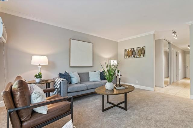 1743 Carmel Dr, Walnut Creek CA: https://media.crmls.org/mediaz/872a0c45-2b9b-4fcc-9e83-99cfee47af96.jpg