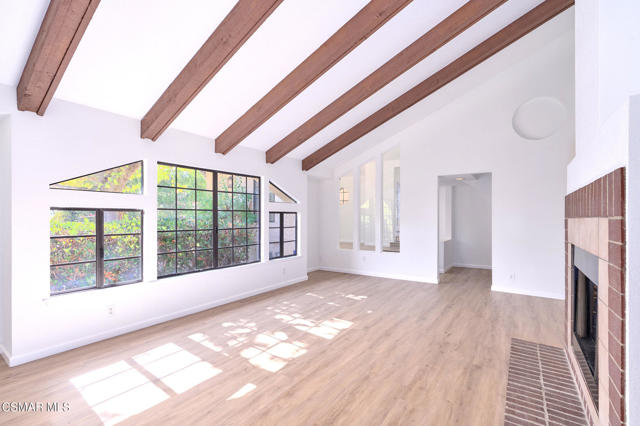 751 Wildwood Avenue, Thousand Oaks CA: https://media.crmls.org/mediaz/872a0ece-ff7d-4827-848f-37214c7bd40b.jpg