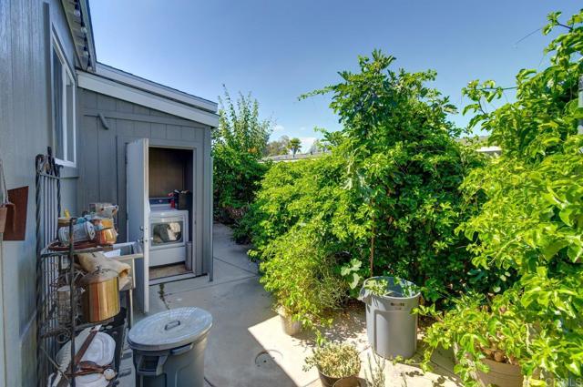 Detail Gallery Image 31 of 35 For 1380 Oak Hill Dr #42,  Escondido,  CA 92026 - 3 Beds | 2 Baths