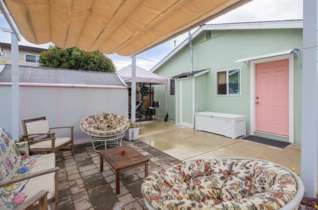 555 Williams Avenue, Seaside CA: https://media.crmls.org/mediaz/872a9205-0b49-4b67-aeea-e6ec68864a72.jpg