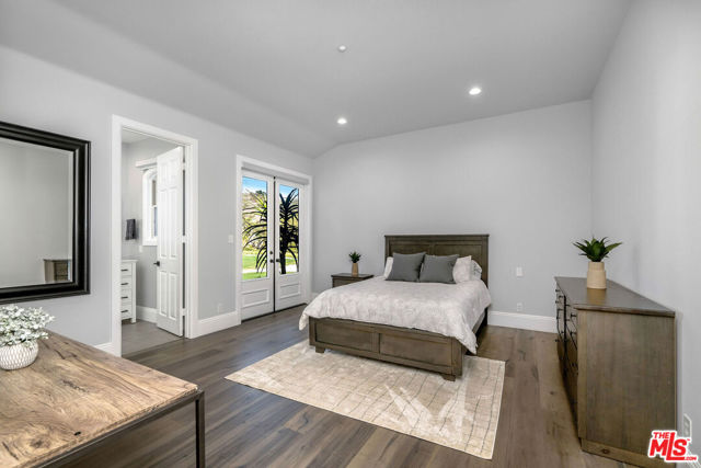 1 Falconridge Drive, Coto de Caza CA: https://media.crmls.org/mediaz/872a9664-d0eb-4404-87f3-c691f3a7cdda.jpg