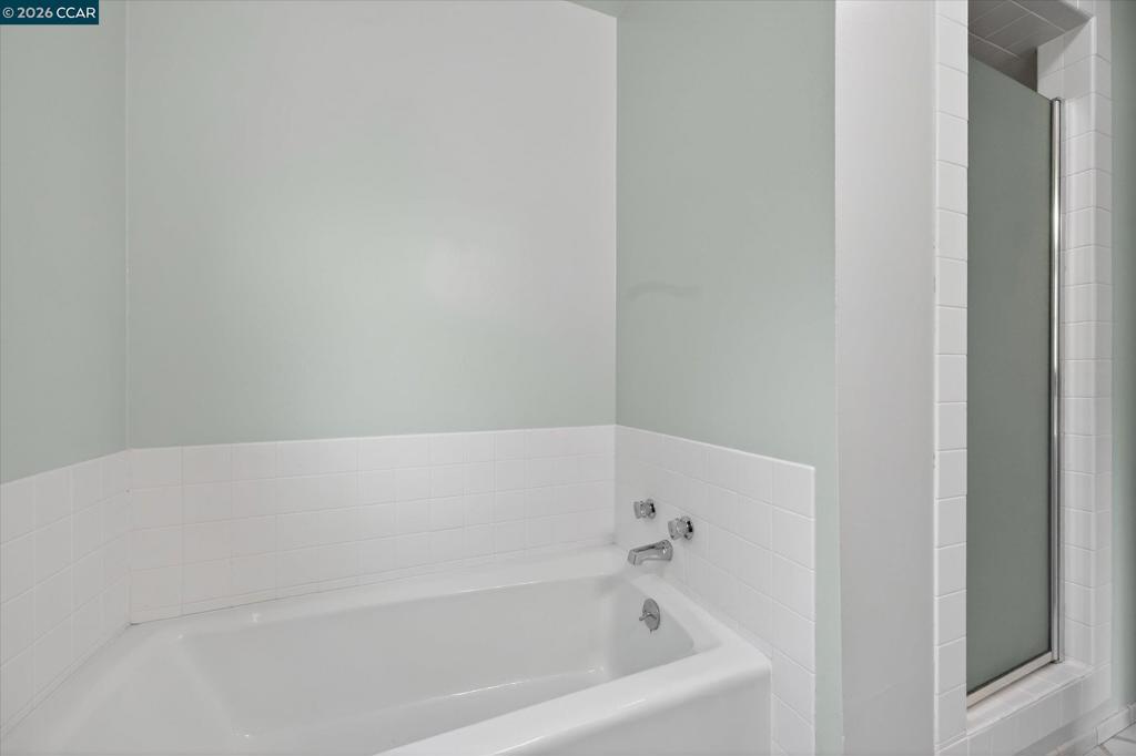 https://media.crmls.org/mediaz/872a9ca2-965c-48e6-8366-20397f04e99d.jpg?preset=X-Large