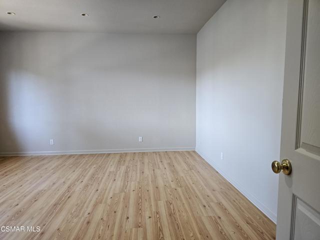 5616 Etiwanda Avenue, Tarzana CA: https://media.crmls.org/mediaz/872b8f72-12af-4b84-aa54-1df0357290f9.jpg