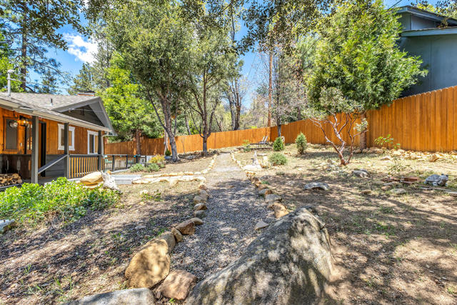 25440 Rim Rock Road, Idyllwild CA: https://media.crmls.org/mediaz/872bd416-ae15-49b9-9c26-5e9a15b2a5e5.jpg