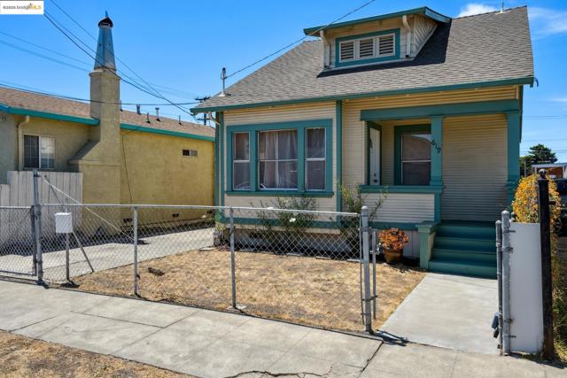 619 11th St., Richmond CA: https://media.crmls.org/mediaz/872c3b36-8f81-4a56-bd6f-7a1026dbf2c9.jpg