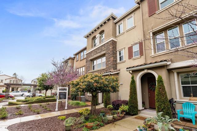 30 Cumin Lane, Morgan Hill CA: https://media.crmls.org/mediaz/872c5758-1b41-41ce-a087-ca7831a7106c.jpg