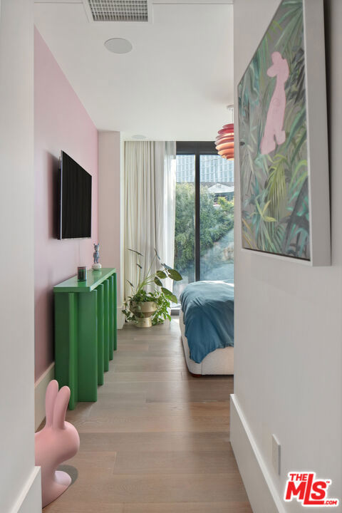 8420 W Sunset Boulevard, West Hollywood CA: https://media.crmls.org/mediaz/872c7de2-1d34-4143-a4c3-ca56df8e943a.jpg
