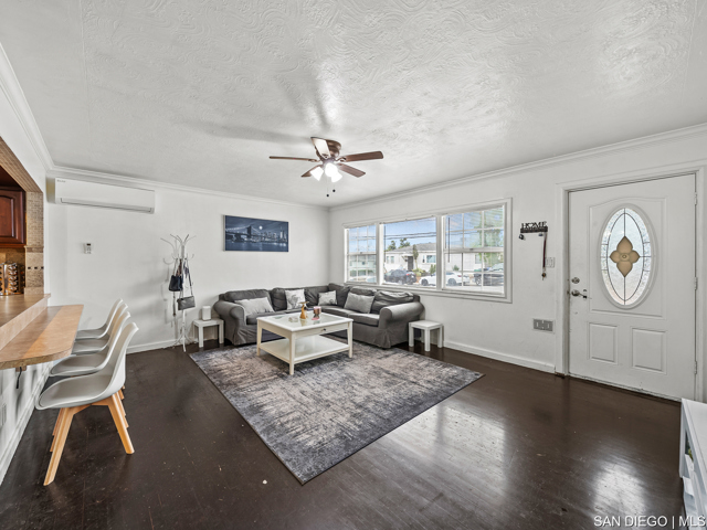 5949 Alleghany ST, San Diego CA: https://media.crmls.org/mediaz/872d11e4-5bc7-483a-bfc2-4f0e74a81085.jpg