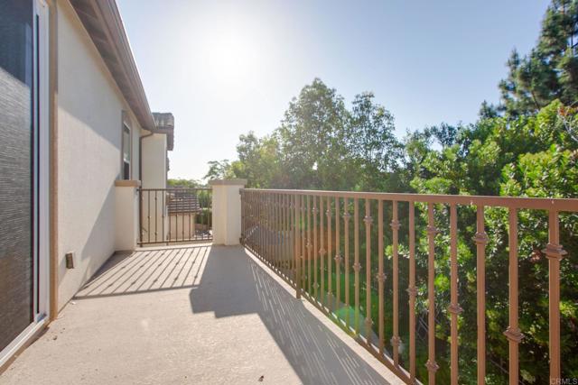 360 Calle Vela, San Marcos CA: https://media.crmls.org/mediaz/872d85eb-4ae1-462b-ad99-b2961bcf45e3.jpg
