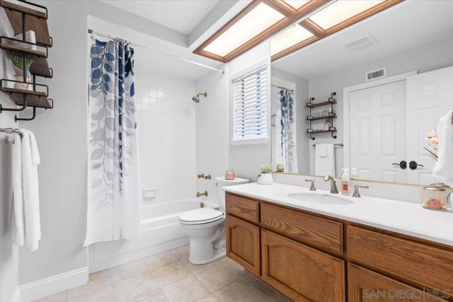 16263 Via Embeleso, San Diego CA: https://media.crmls.org/mediaz/872dfd80-d07b-4105-874f-4523c38eb751.jpg