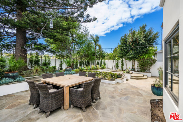 1028 9th Street, Manhattan Beach, California 90266, 5 Bedrooms Bedrooms, ,5 BathroomsBathrooms,Residential,Sold,9th,25532263