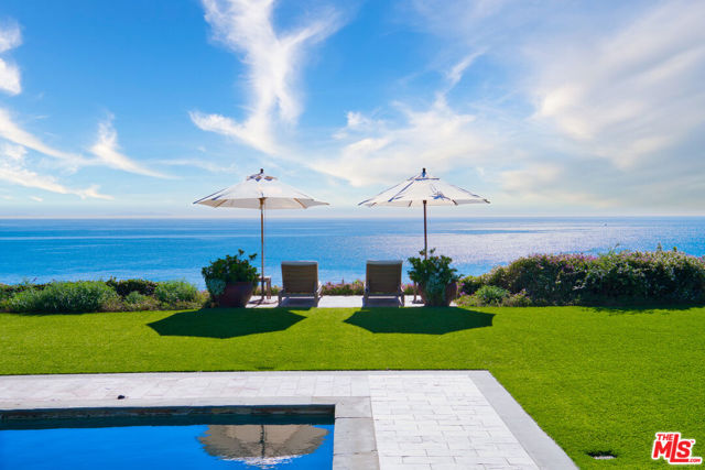 27540 Pacific Coast Highway, Malibu CA: https://media.crmls.org/mediaz/872f652a-02db-4f05-873c-9f9b122efe29.jpg