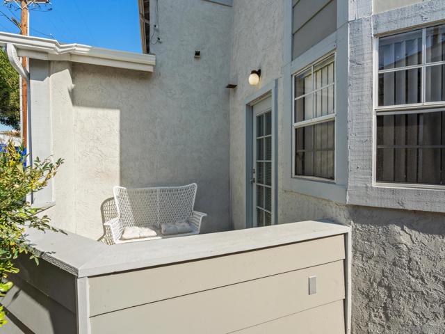 974 Sapphire Street, San Diego CA: https://media.crmls.org/mediaz/872fb3f3-6e24-4143-acb7-fa29f2c71f0c.jpg