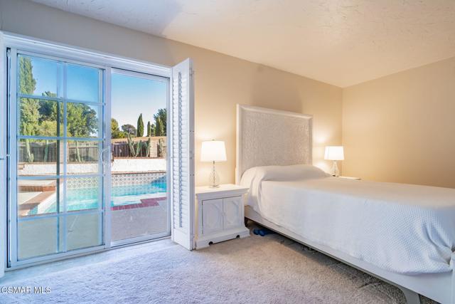 1642 Cayton Avenue, Simi Valley CA: https://media.crmls.org/mediaz/872ffc3f-faeb-4c1e-a232-a7caf6478a7f.jpg