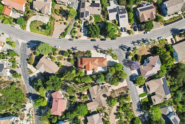 9704 Indian Creek Way, Escondido CA: https://media.crmls.org/mediaz/87303a77-fe26-4157-94f7-9cf1a2d8af51.jpg