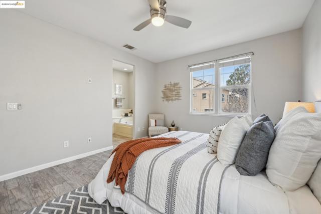 711 Summer Ln, Richmond CA: https://media.crmls.org/mediaz/87306150-d815-4d1e-8fbe-47453c7fcace.jpg