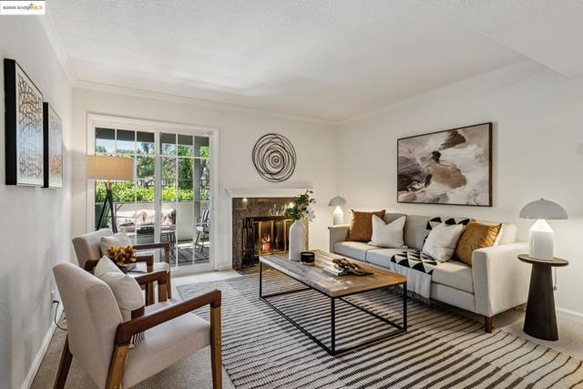 630 Canyon Oaks Dr, Oakland CA: https://media.crmls.org/mediaz/87307fc4-4760-45d8-8ea5-be217f5ee4ca.jpg