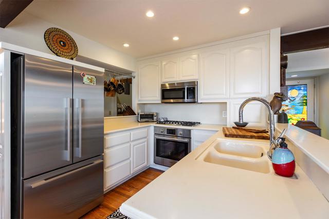 449 High Street, Santa Cruz CA: https://media.crmls.org/mediaz/8731529c-8f80-430d-8f4c-33f656e39b09.jpg
