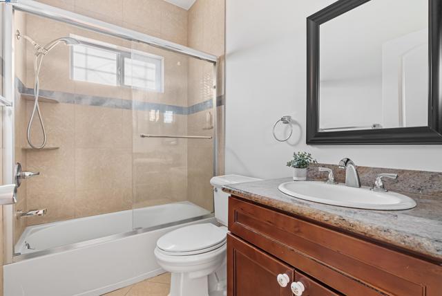 931 E 23Rd St, Oakland CA: https://media.crmls.org/mediaz/8731714d-71e2-4eb9-8d70-5307170a05c3.jpg