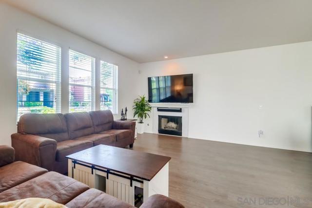 2235 Old Barn Lane, Chula Vista CA: https://media.crmls.org/mediaz/8731fc7a-a854-44cd-9ff2-7279b122e3fc.jpg