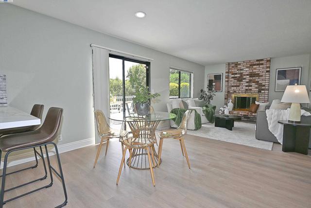6525 Bellhurst Ln, Castro Valley CA: https://media.crmls.org/mediaz/87320487-9283-4c1a-888a-013da859b03f.jpg