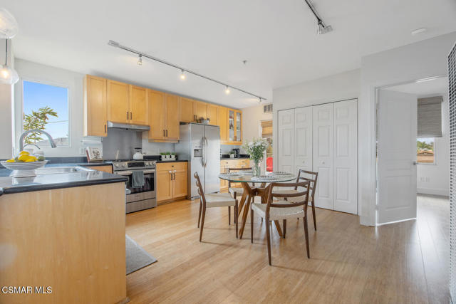 285 N Ventura Avenue, Ventura CA: https://media.crmls.org/mediaz/873210c2-d495-4b38-8ec1-d7e45a888426.jpg