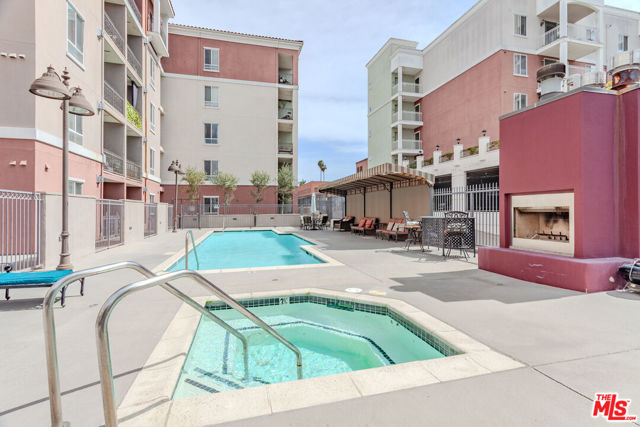 3750 Santa Rosalia Drive, Los Angeles CA: https://media.crmls.org/mediaz/87335527-8d82-4cd6-8e9f-533a247ec57a.jpg