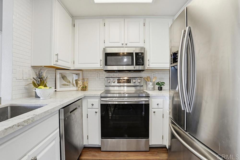 2050 Camino De La Reina - photo 8