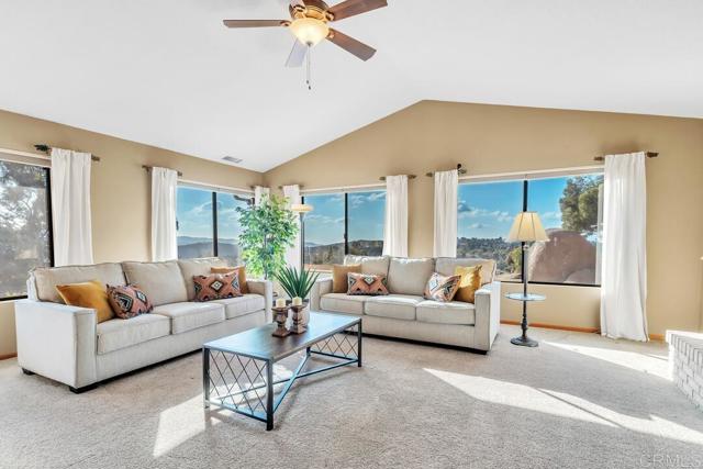 Detail Gallery Image 4 of 47 For 2302 Shaylene Way, Alpine,  CA 91901 - 3 Beds | 2/1 Baths