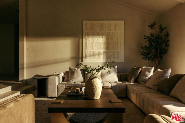 4790 Galendo Street, Woodland Hills CA: https://media.crmls.org/mediaz/8734761e-092d-48a8-9659-733441f5fda1.jpg